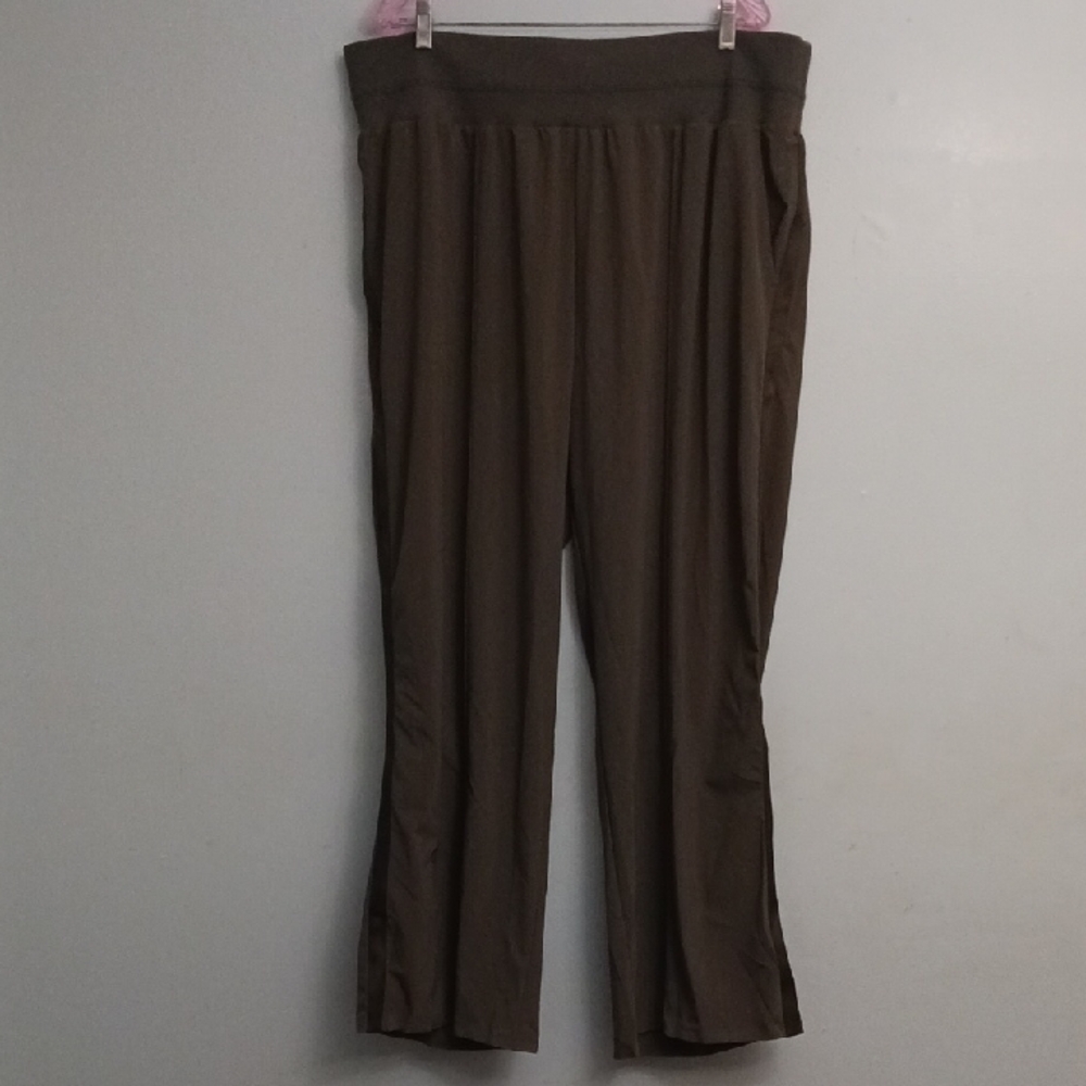 Athleta Nolita size 22W  women's wide-leg olive green pants.